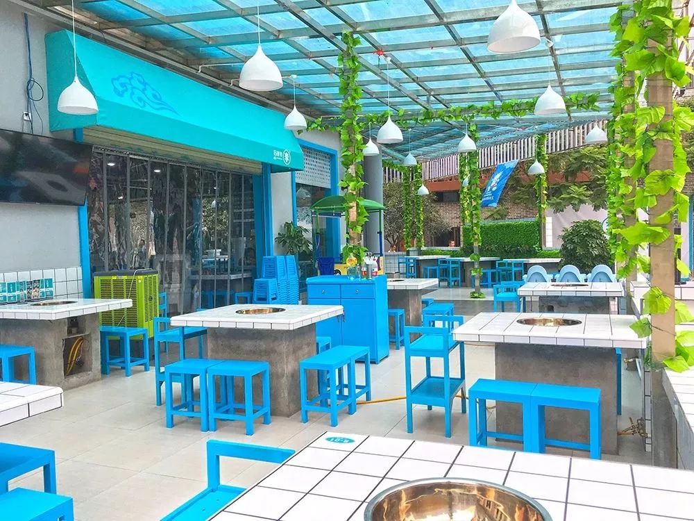 重庆的串串凭着份量实在的资格串味儿在南充开业至今打卡到上瘾!