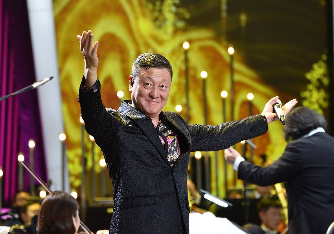 韩磊摔倒节目完整版,韩磊超常发挥