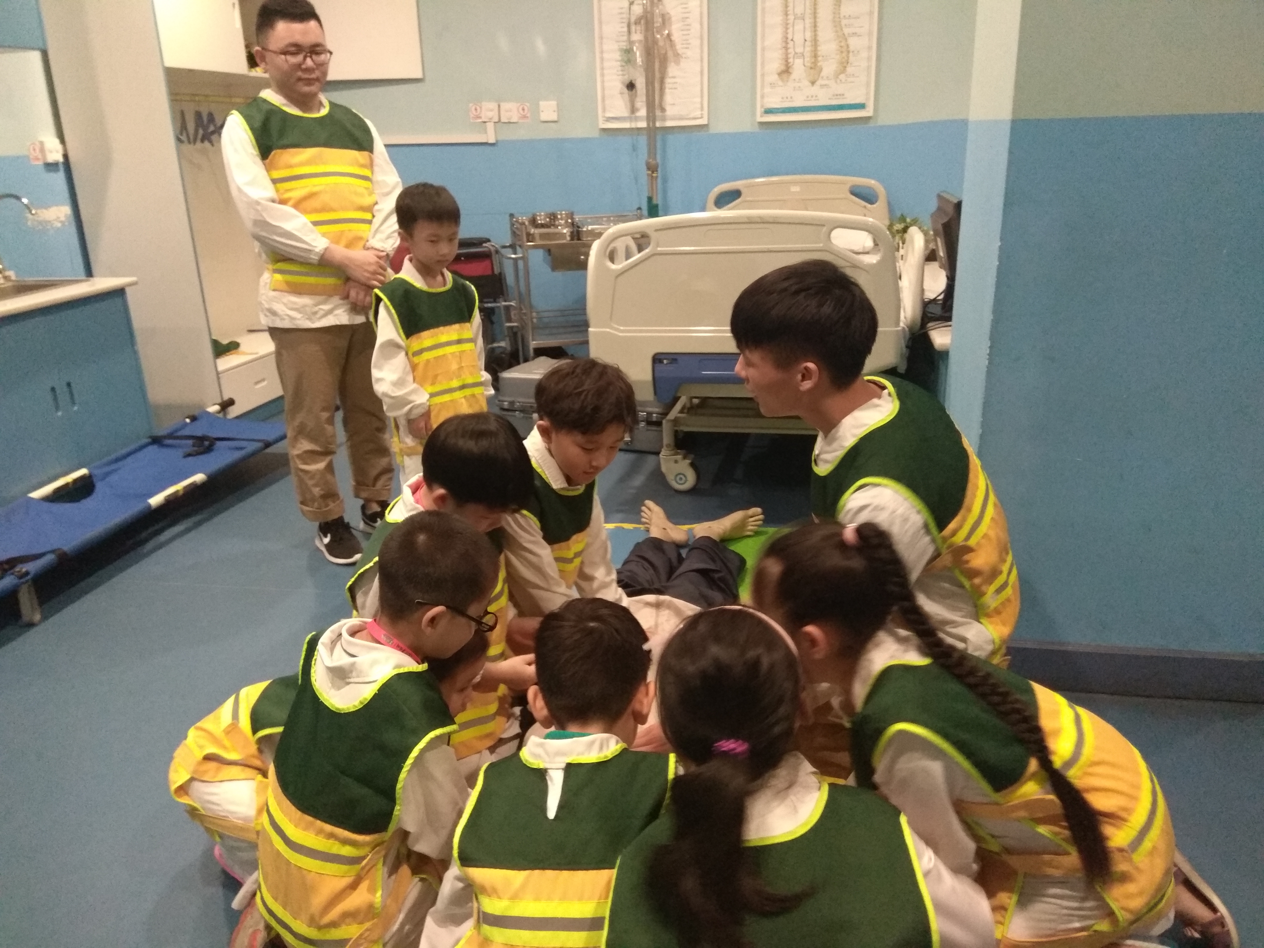 暑期狂欢--彤*妞小**第一次体验麦鲁小城，嗨翻喽