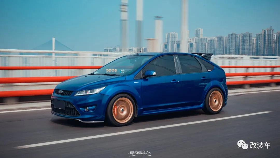 福克斯什么时候换回4缸发动机,经典福克斯移植发2.3t发动机