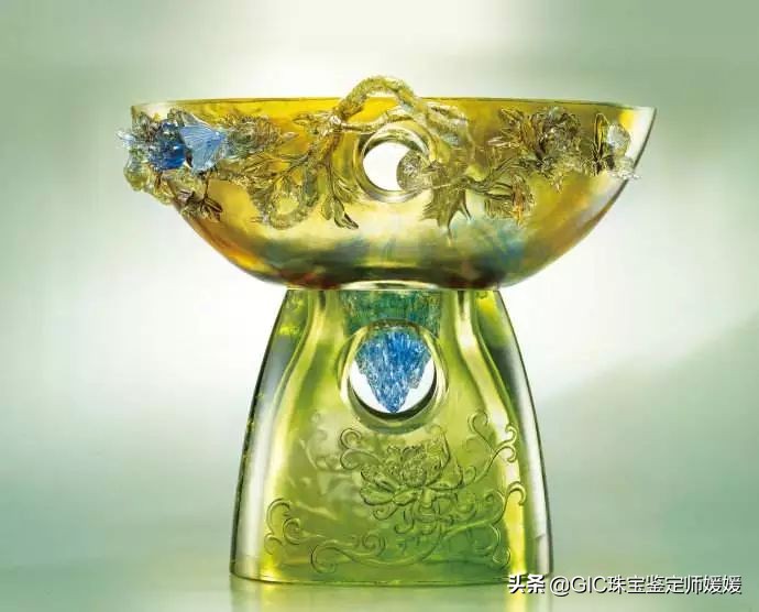 瀹噷闈㈢殑鐞夌拑,瀹笢浣滃搧