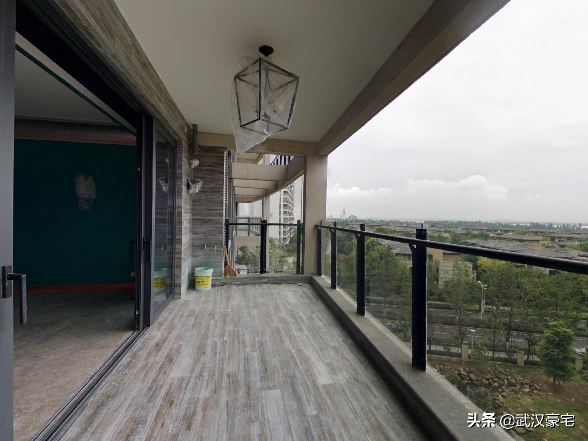 纯水岸小区114平米经典两室一厅,纯水岸东湖天屿二期352平精装