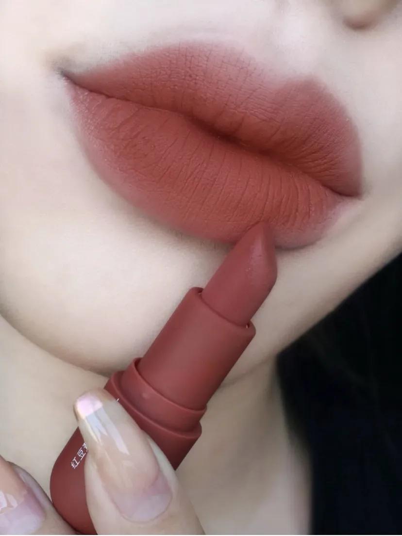 口红怎么选白皮的好用一点,韩系欧美口红都要怎么挑