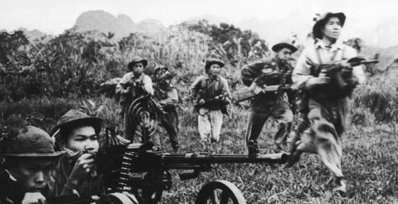 1979年越南边境挑衅,*云陈**一席话改变邓公的决定