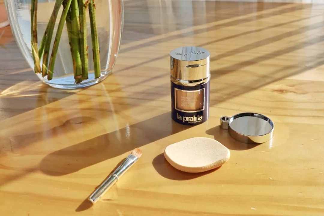 朋友圈精致生活却一地鸡毛,精致朋友圈背后的真实故事