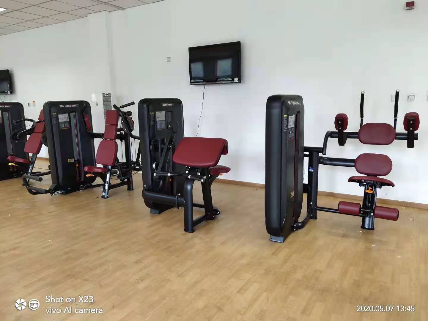 健身房常规的健身设备有哪些,健身房有哪些训练设备可以用