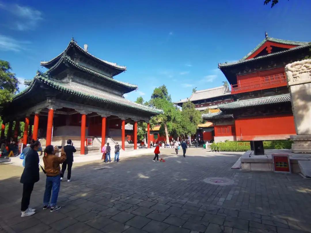 给备战高考的莘莘学子们加油助威,为莘莘学子助威高考