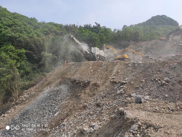 南方路机移动式破碎设备,南方路机立轴冲击破碎机