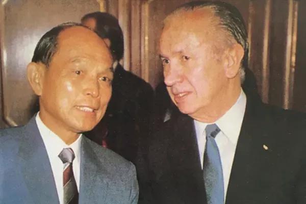 三房太太,13名子女,争夺几百亿家产,霍家宫斗比港剧精彩多了