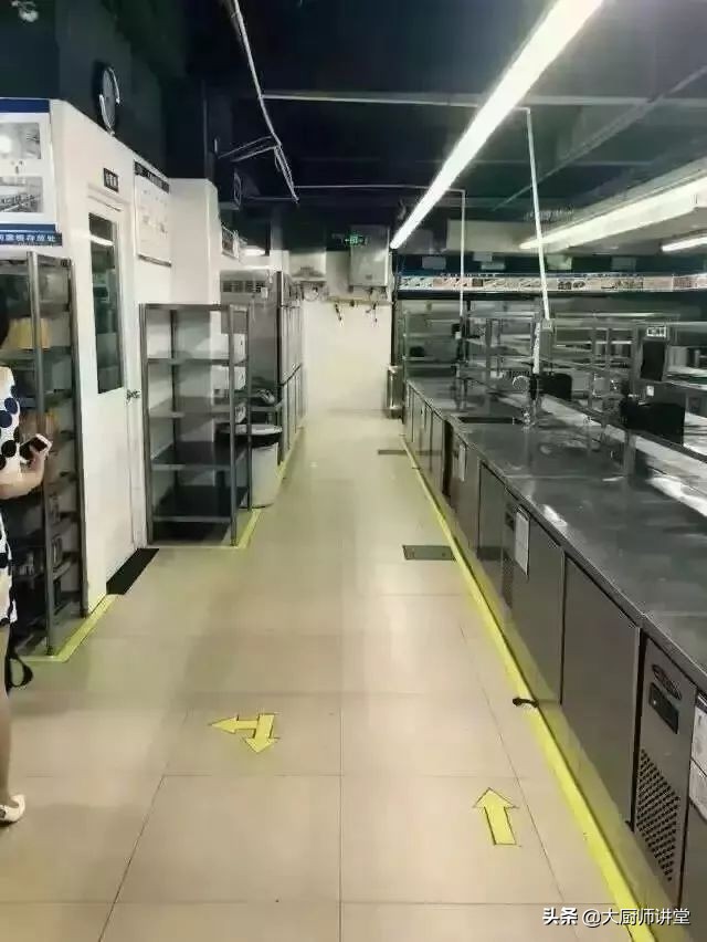 火爆全国的4D厨房到底是怎么样的?厨师长给你看看这些照片