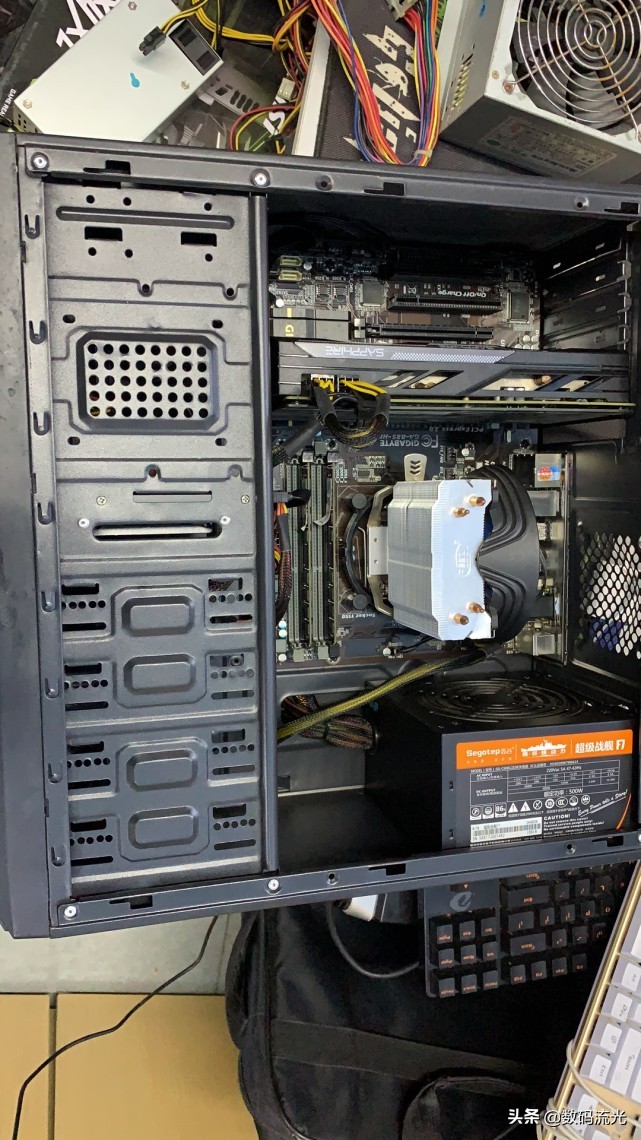 客户网上买电脑，处理器I7变E3，老板：一样的，都是四核