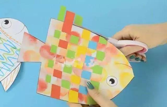 手部精细动作小游戏视频,跟宝宝玩什么游戏能促进大脑发育