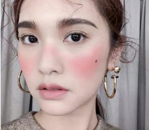 新手如何快速学会化妆,100个实用化妆小技巧化妆新手必看