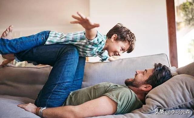 孩子总想妈妈陪着,孩子老是要妈妈陪玩怎么办