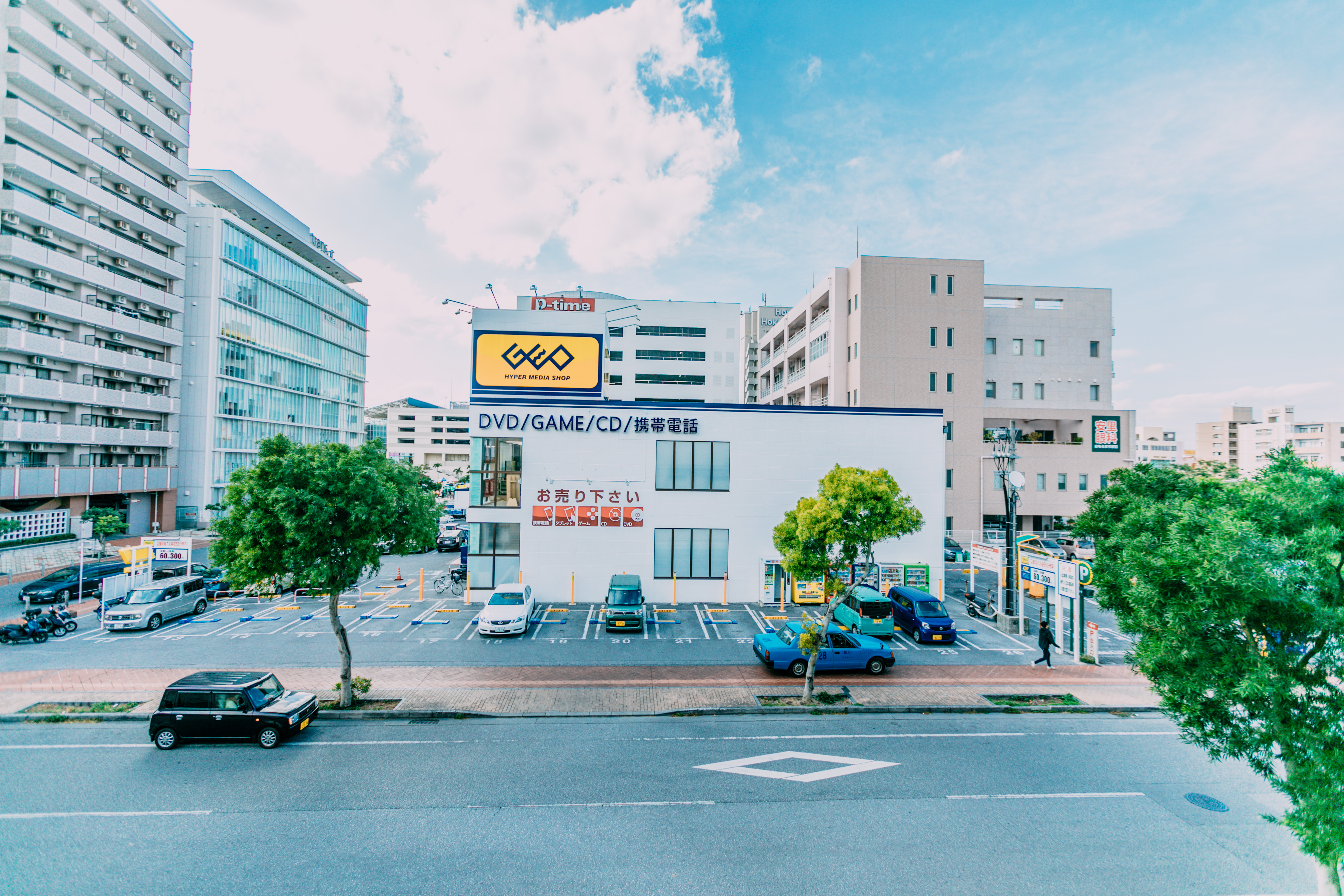 冲绳两条购物街,但中国人更喜欢去新建,大有赶超老街的趋势