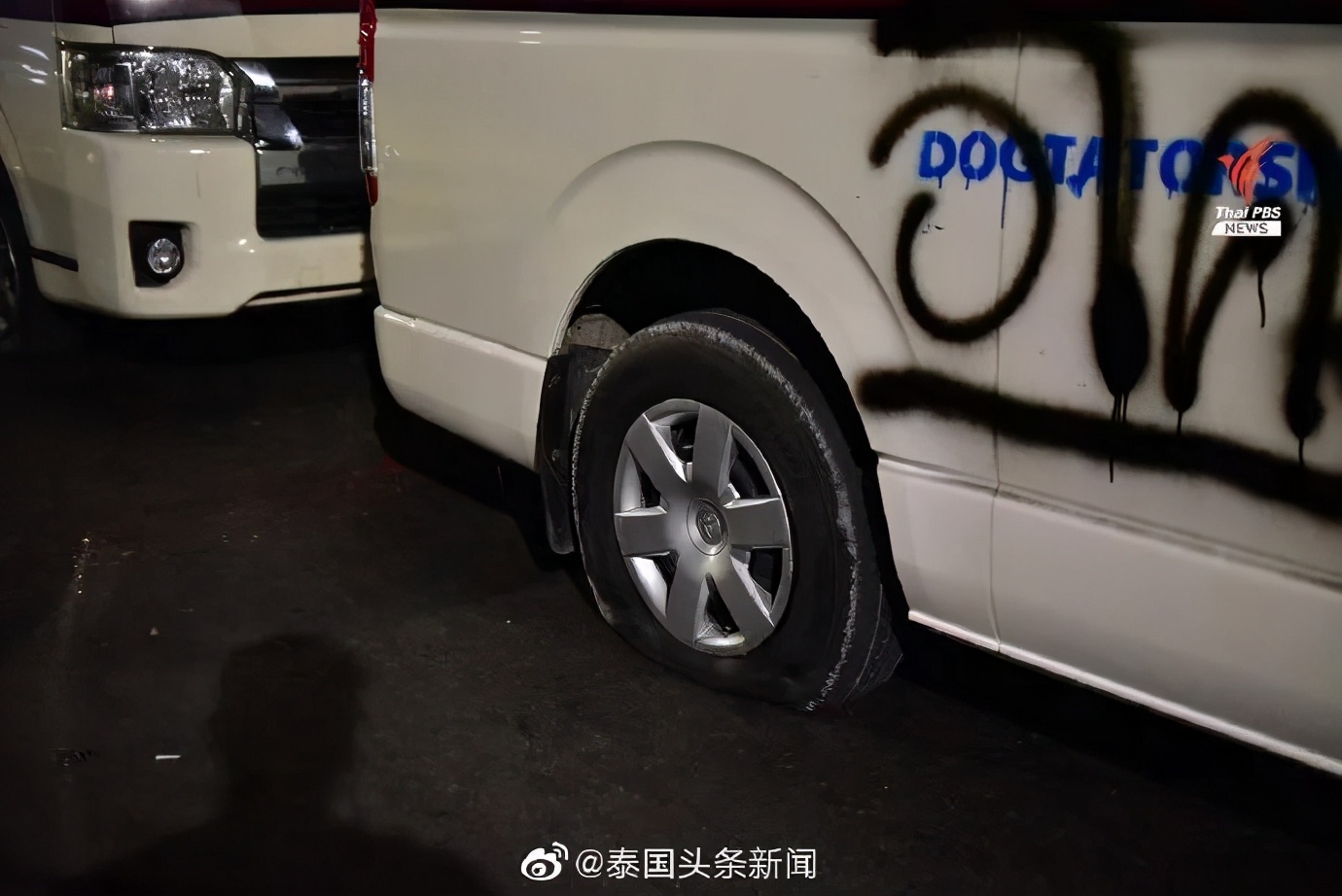 泰国皇家卫队也成为*会集**者的*威示**目标了