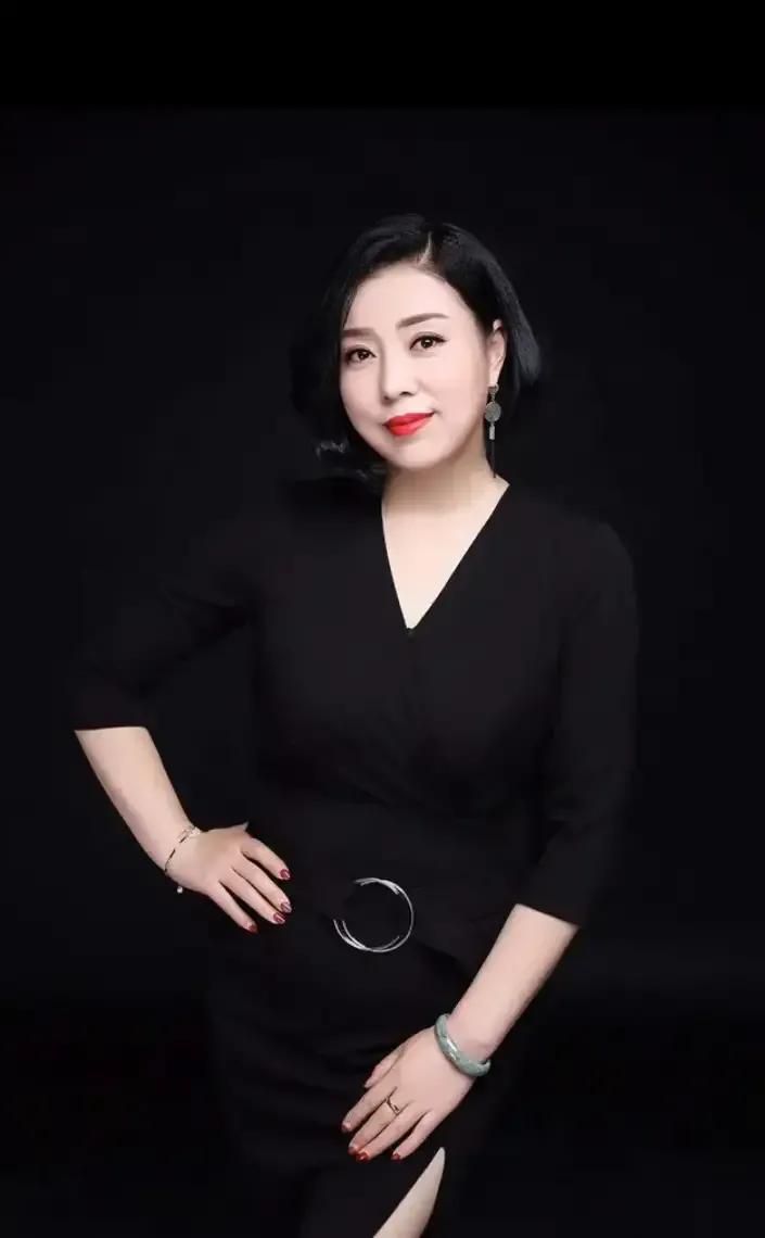 从小跟在我屁股后面的跟屁虫，她最后成了我的妻子