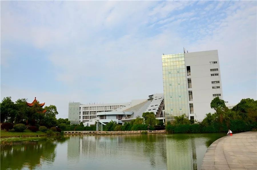 厉害了我的大学!100张图告诉你,有一种青春叫瑶湖高校!