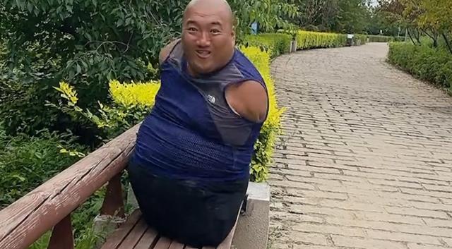 无手无脚筷子哥有孩子吗,天生无四肢筷子哥