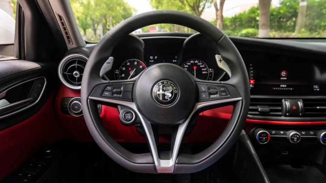 意大利风情满载的阿尔法罗密欧Giulia，还有个名字叫做“勇气”