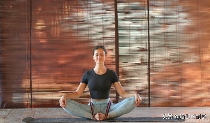 初学练瑜伽从第1步练起怎么练,初学者练瑜伽要怎么样练