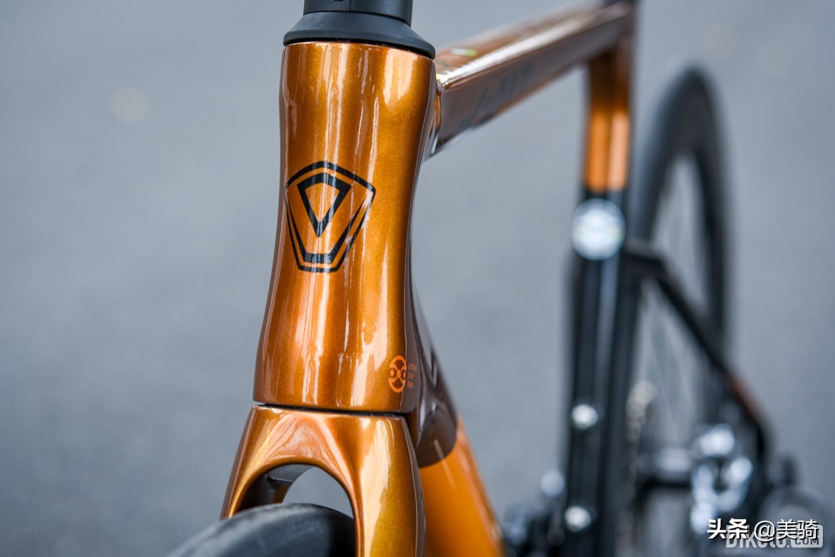 入门碳纤维公路车和顶级铝公路车,kootu碳纤维公路车测评