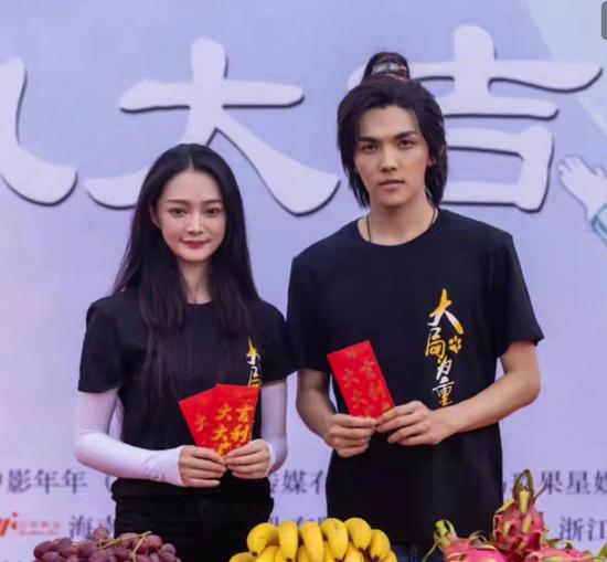 张雨绮御姐出场,张雨绮一向肤白貌美很有御姐气质