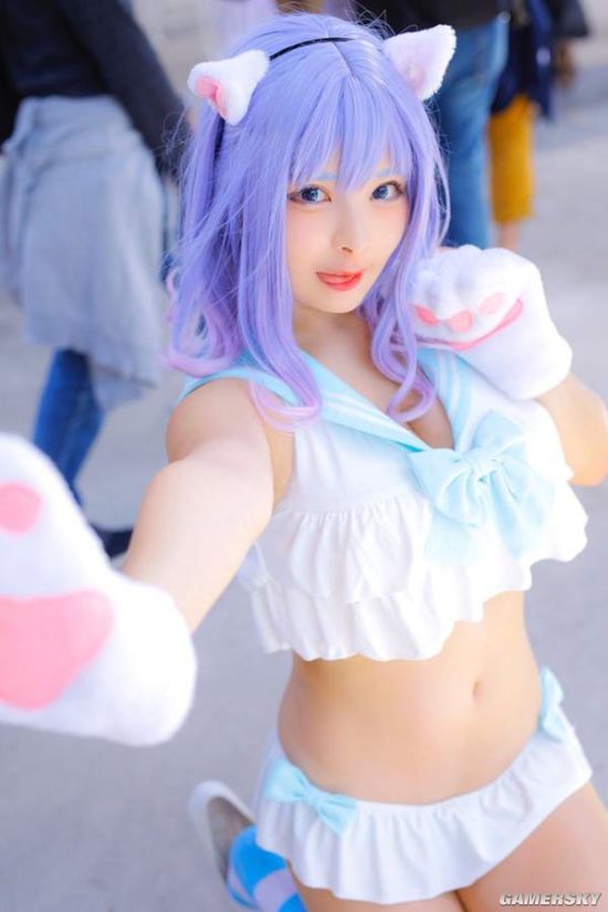 上围塞满整个衣服肉感十足的日本萌系小姐姐