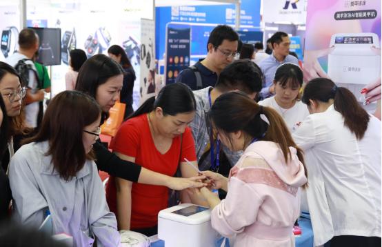 美甲创新创业设备,美甲穿戴甲制作创业