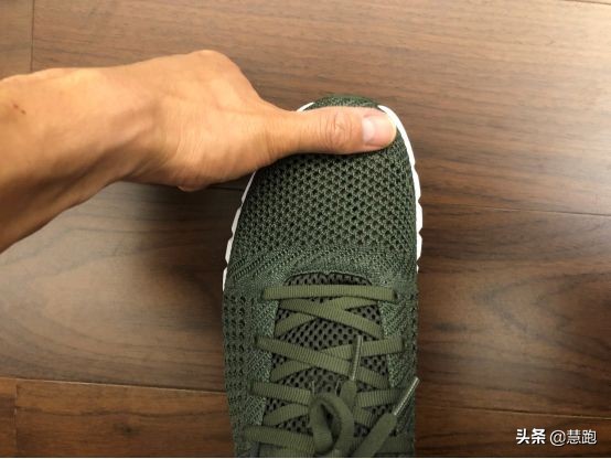 跑鞋如何挑选适合的码数,跑步买跑鞋要合脚还是要大一个码