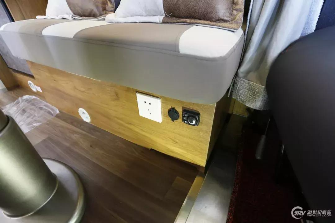 最便宜的c型依维柯自动挡房车,最便宜的依维柯自动挡c型房车