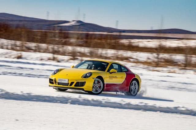 保时捷911冰面上漂移,保时捷汽车911玩雪