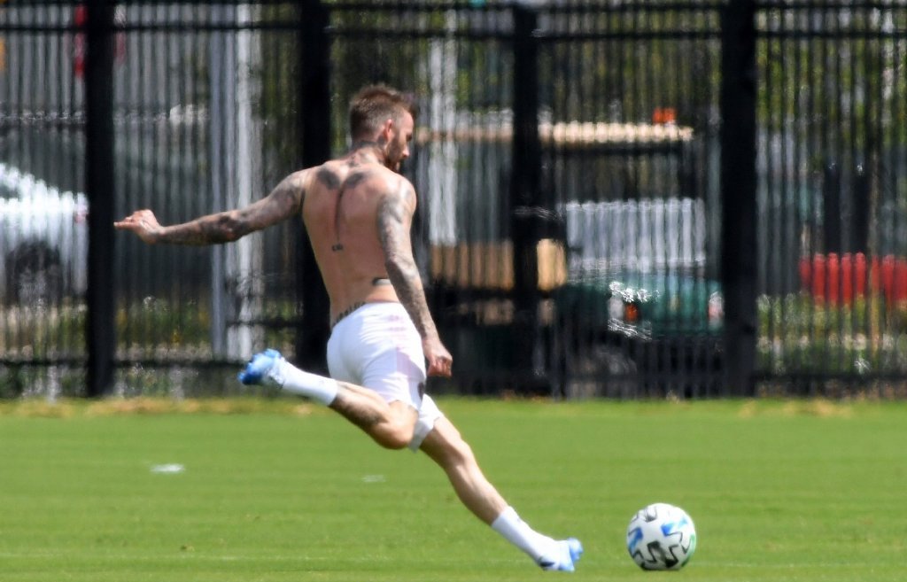 45岁贝克汉姆颜值巅峰,贝克汉姆三儿子肌肉