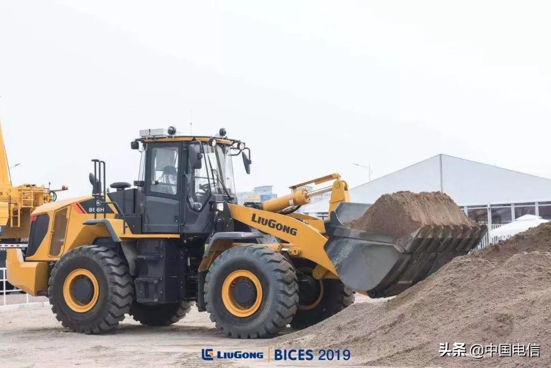 千里之外的装载机，走你！