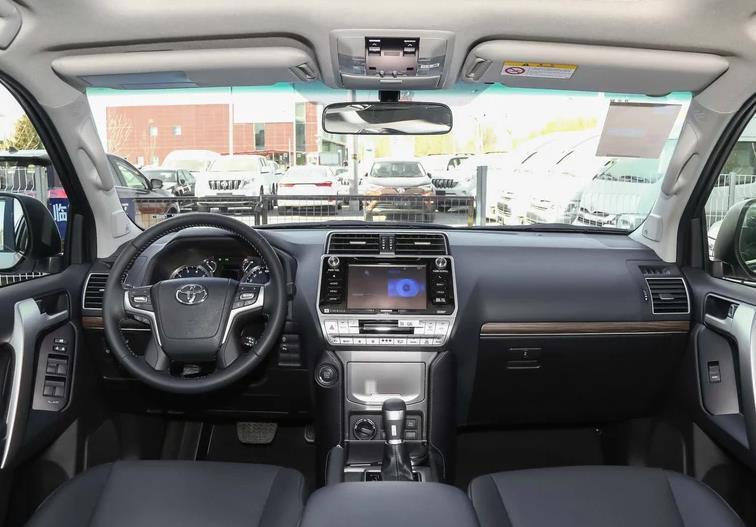 丰田柴油版普拉多对比途锐,开过普拉多再开纳瓦拉好吗