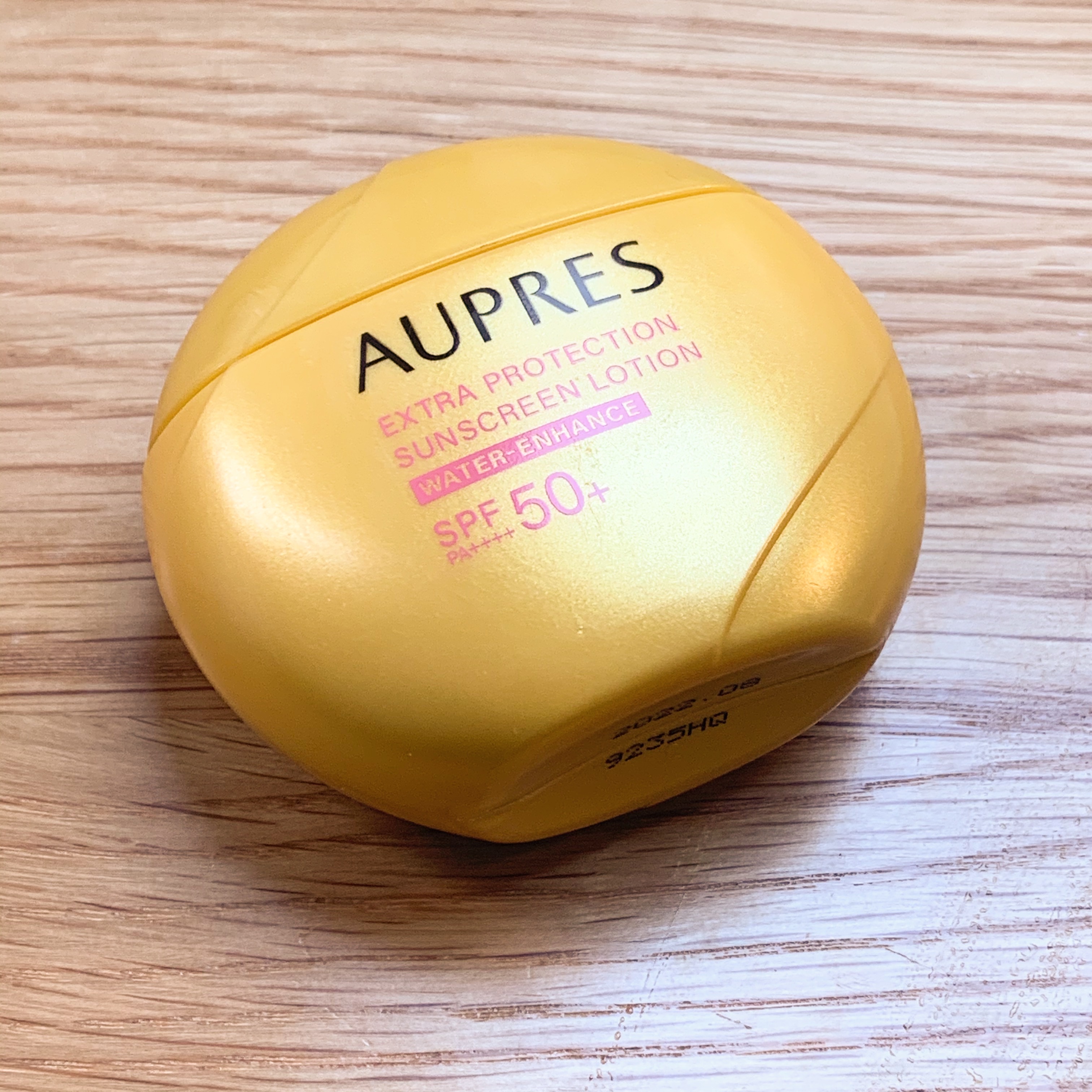 资生堂蓝胖子和欧珀莱烈日防晒,欧珀莱防晒和资生堂蓝胖子哪个好