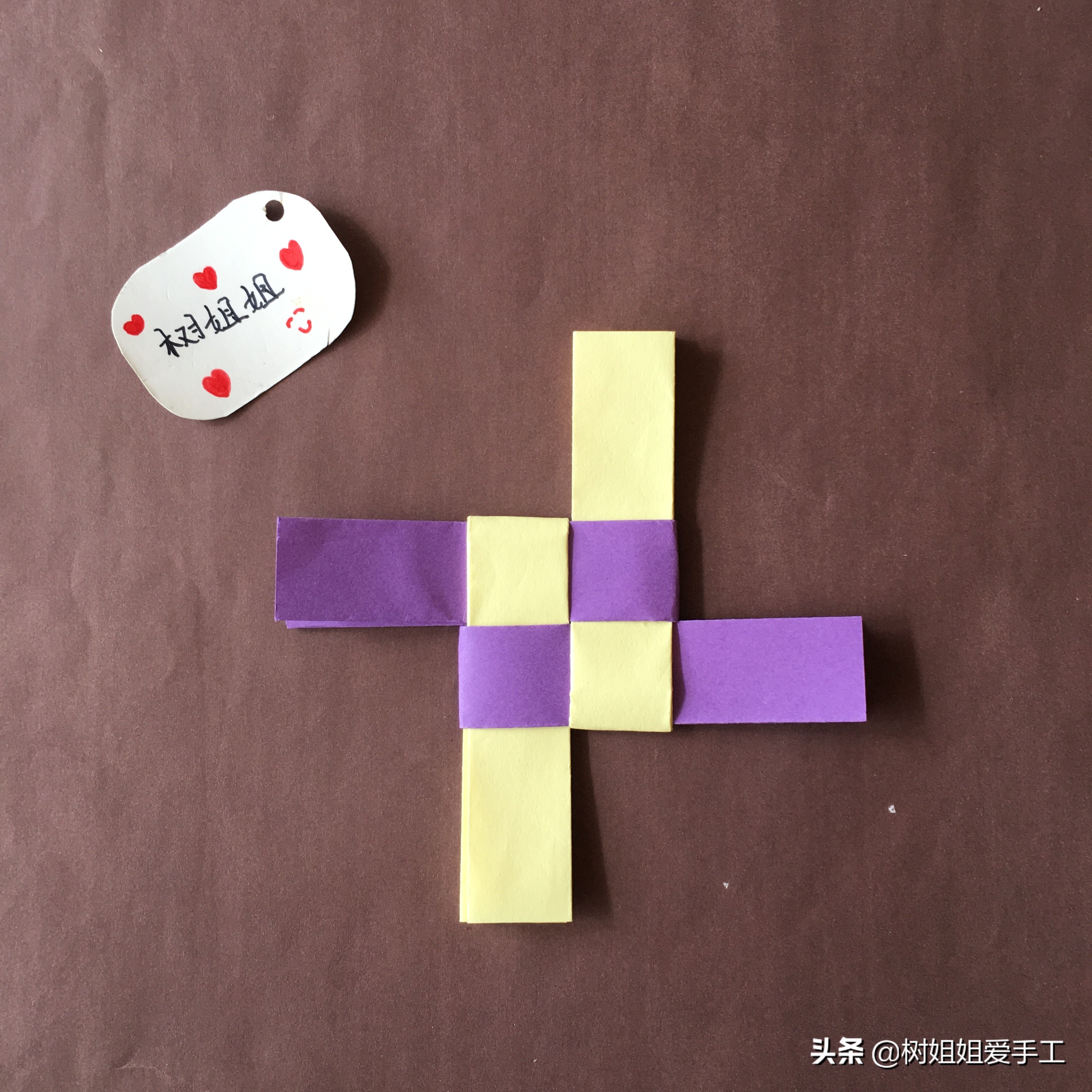 用牙签和卡纸折纸陀螺折法,用牙签来做简单飞镖陀螺