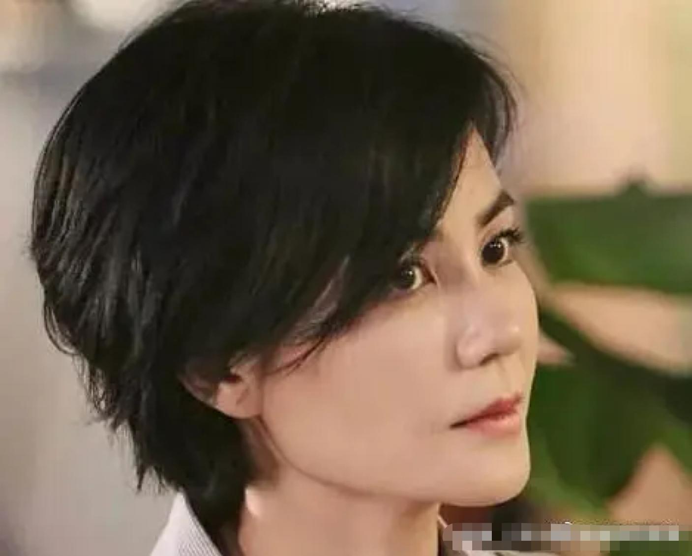 明星撞脸不可怕性别不同就尴尬,意想不到的明星撞脸