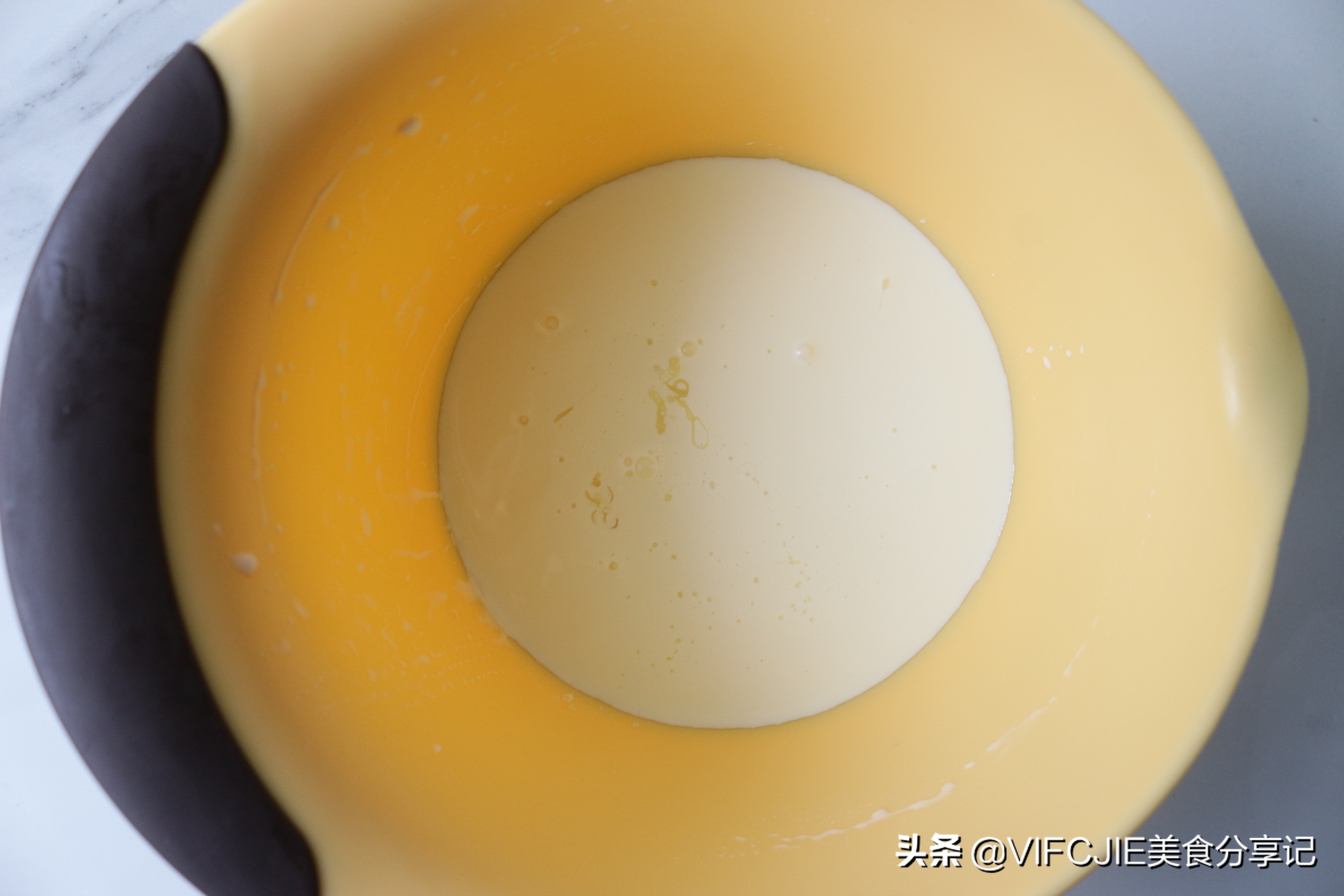 冬天适合做的水果奶盖茶,在家不用冰就能做的饮料