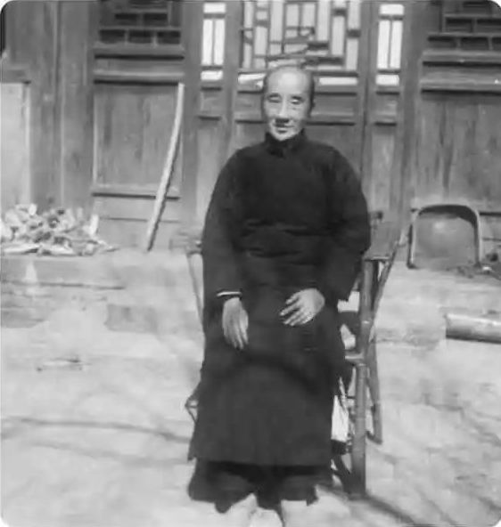 她过了41年无性无爱婚姻，文豪丈夫出轨，无人养老，最终悲惨离世