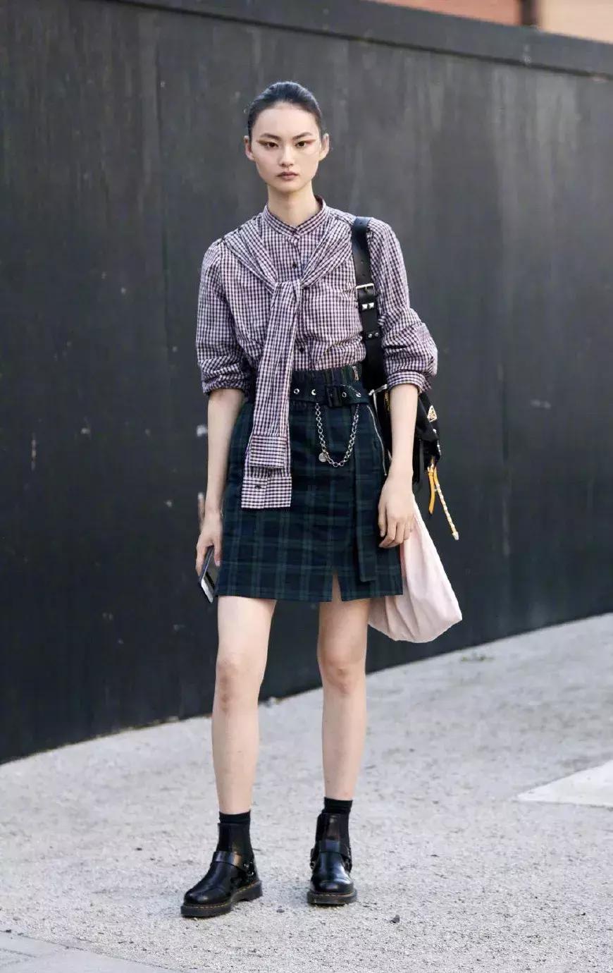 刘雯格纹,刘雯穿格纹衫好看吗