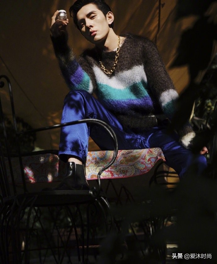 第七张太帅了！粉了这么好看还努力的——李佳琦