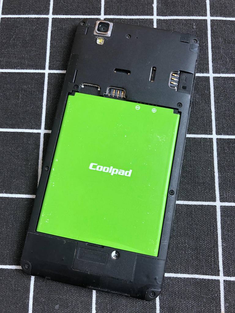 为什么现在手机不能换电池充电,为什么现在的手机放弃通用电池