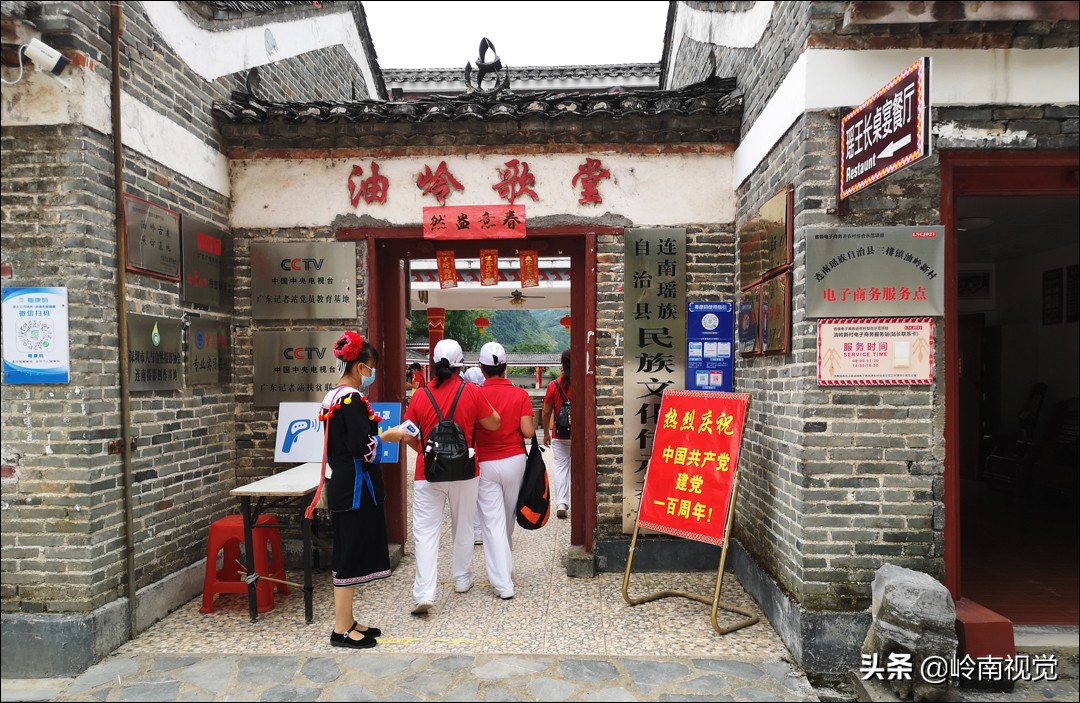 澶у鐢熺溂涓殑浜叉垰,澶у鐢熺溂涓殑鍏卞悓瀵岃