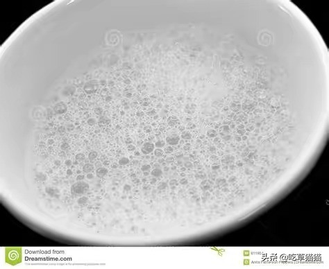 生活妙招微波炉清洗油垢,微波炉气味很大怎么办