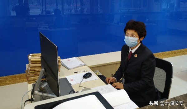 看不清你眼角是否有泪花只知道号令既出使命必达