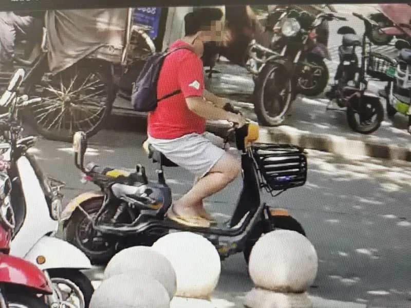 抓到了！扬州一男子对四名女性“裸露*体下**”！