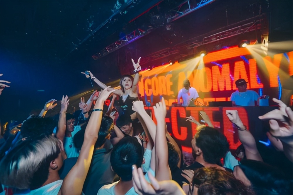 “创业帮扶，就业助力，百店齐放5动全城”5G双百全城招募大型公益活动