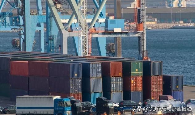 对标上海浦东新区,对标先进提速高质量发展