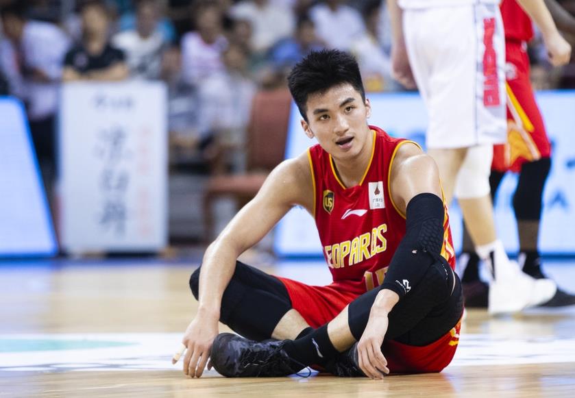 次战2分6犯离场，3次三分线外鲁莽犯规，送对方3+1杀死比赛